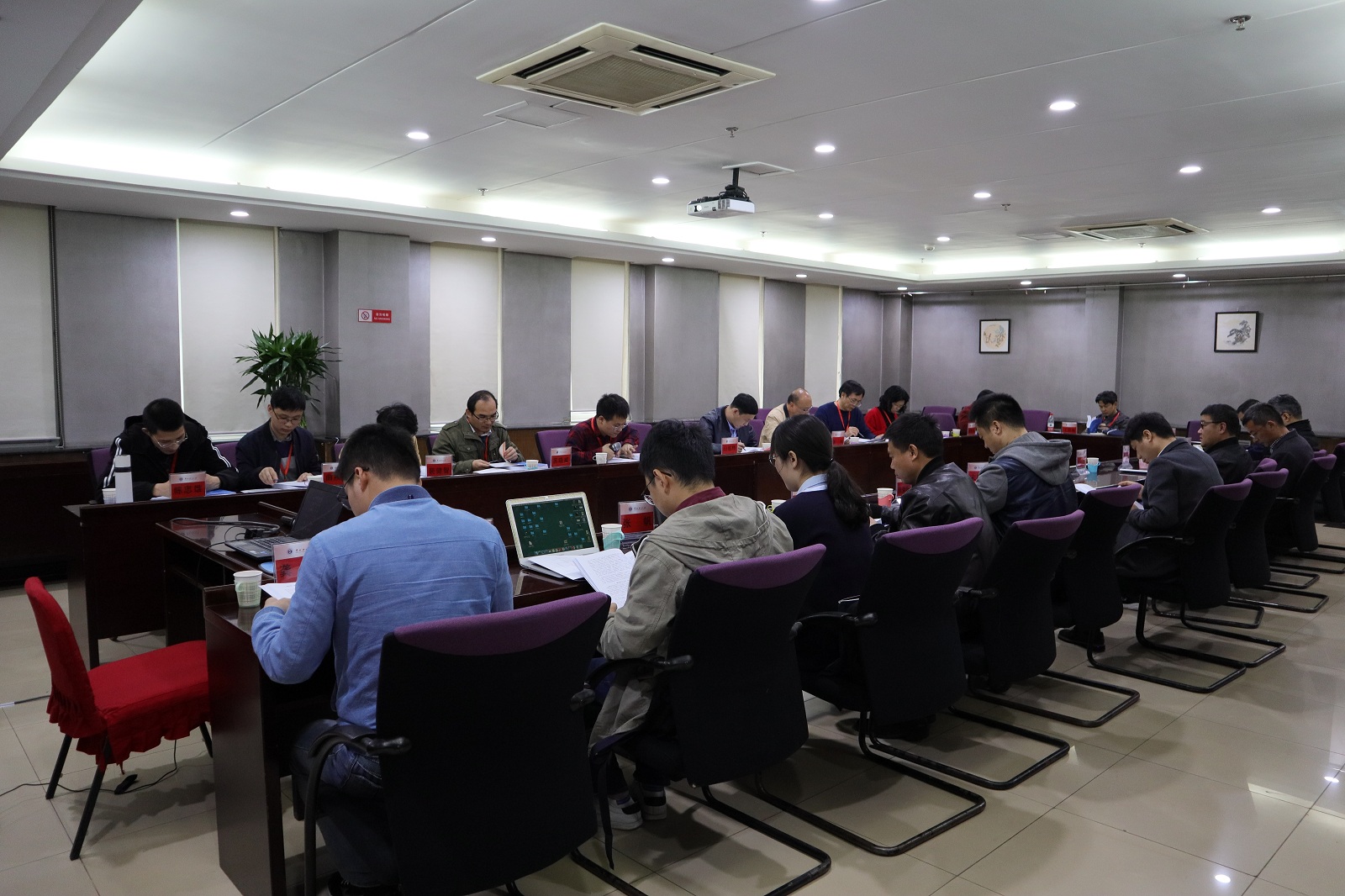 fcbd37d8c8bd23498dd937a12e8f992